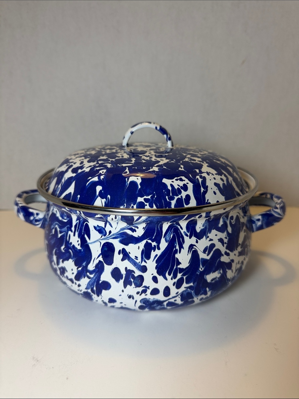Golden Rabbit Swirl Blue Enamel Dutch Oven - 2.5 quarts